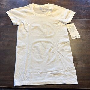 NWT Lululemon Swiftly White Short Sleeve, 6